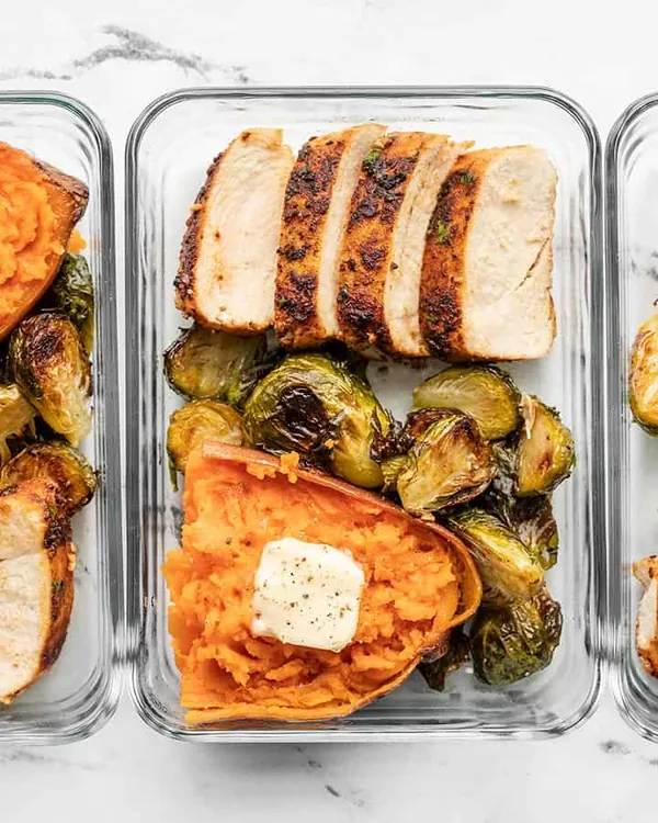 Poulet grillé et légumes rôtis
